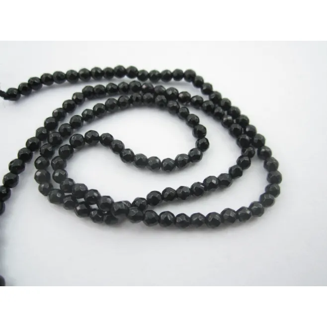 1 filo di onice nera sfaccettato di 3 mm lungo 37 cm 130/132 pietre circa