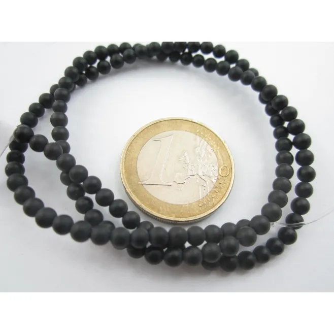 1 filo in onice nera cabochon  opaco  di 3 mm lungo 40 cm circa