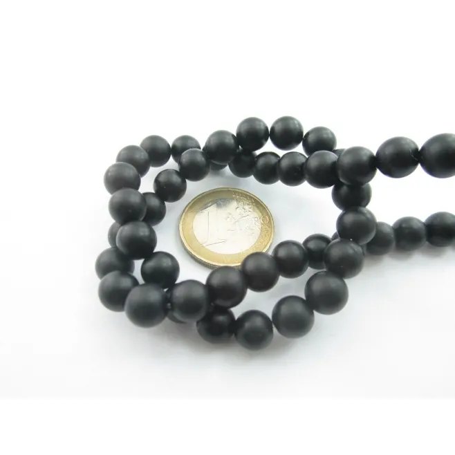 1 filo in onice nera cabochon  opaco  di 8 mm lungo 39 cm circa