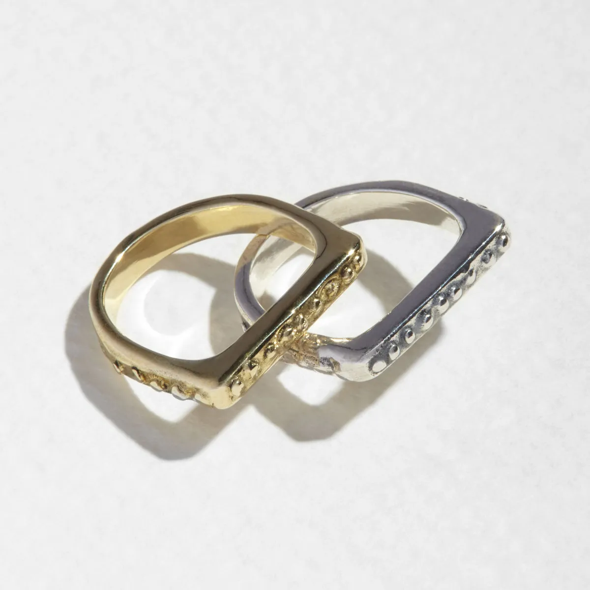 Fedina borchiata geometrica