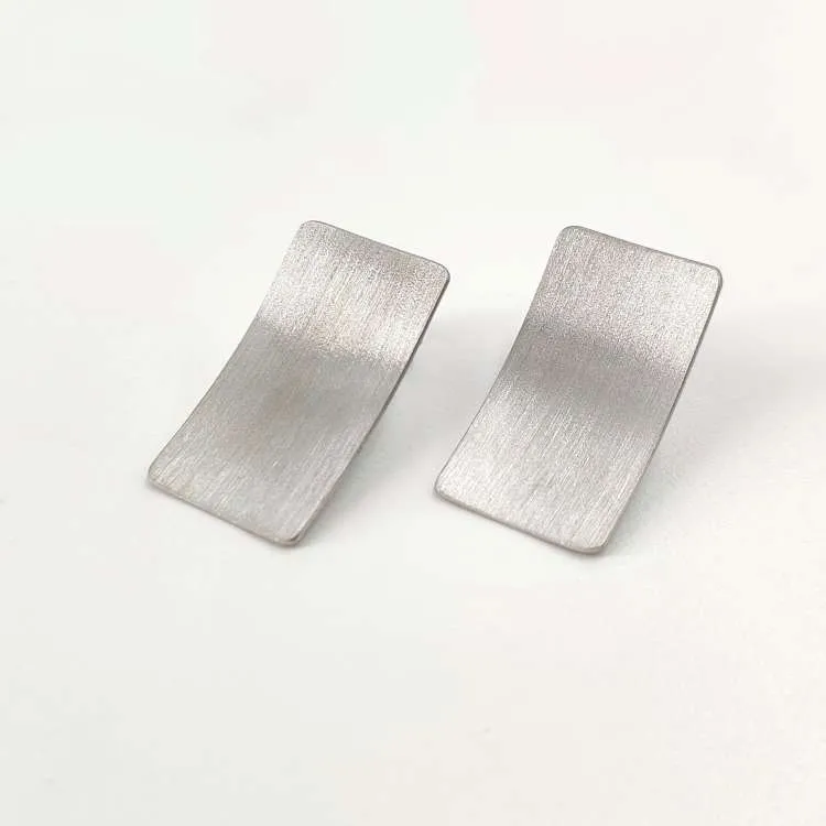 Orecchini Piastrina in argento rodiato