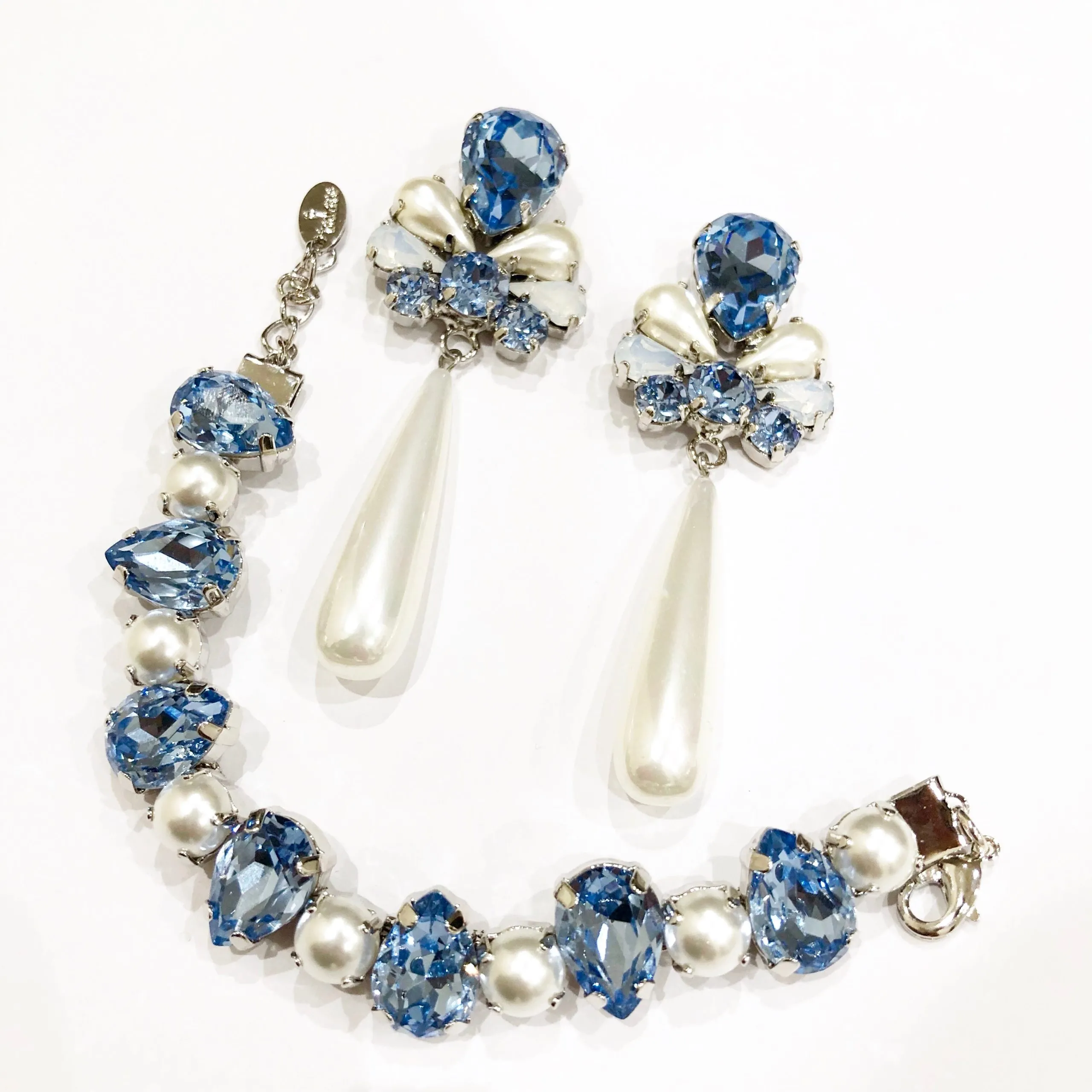 Completo in perla e celeste