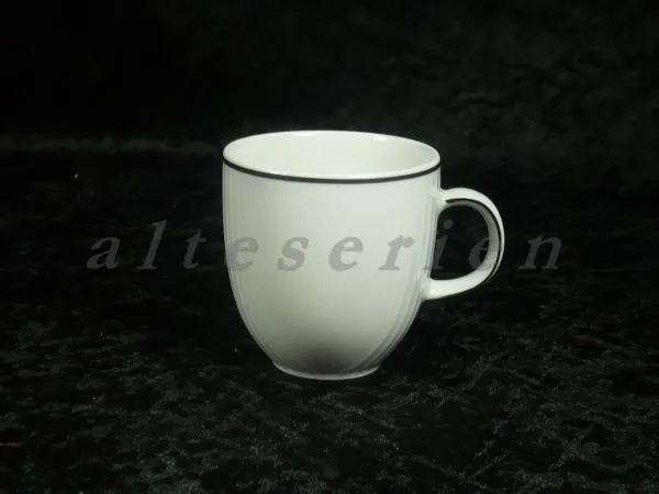 Kaffee- Obertasse - Tirschenreuth unbek. Formen schwarze Linie