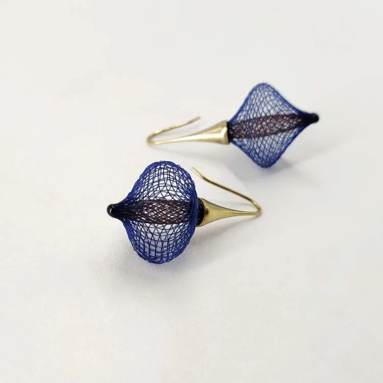 Orecchini Volubiles in fili di nylon