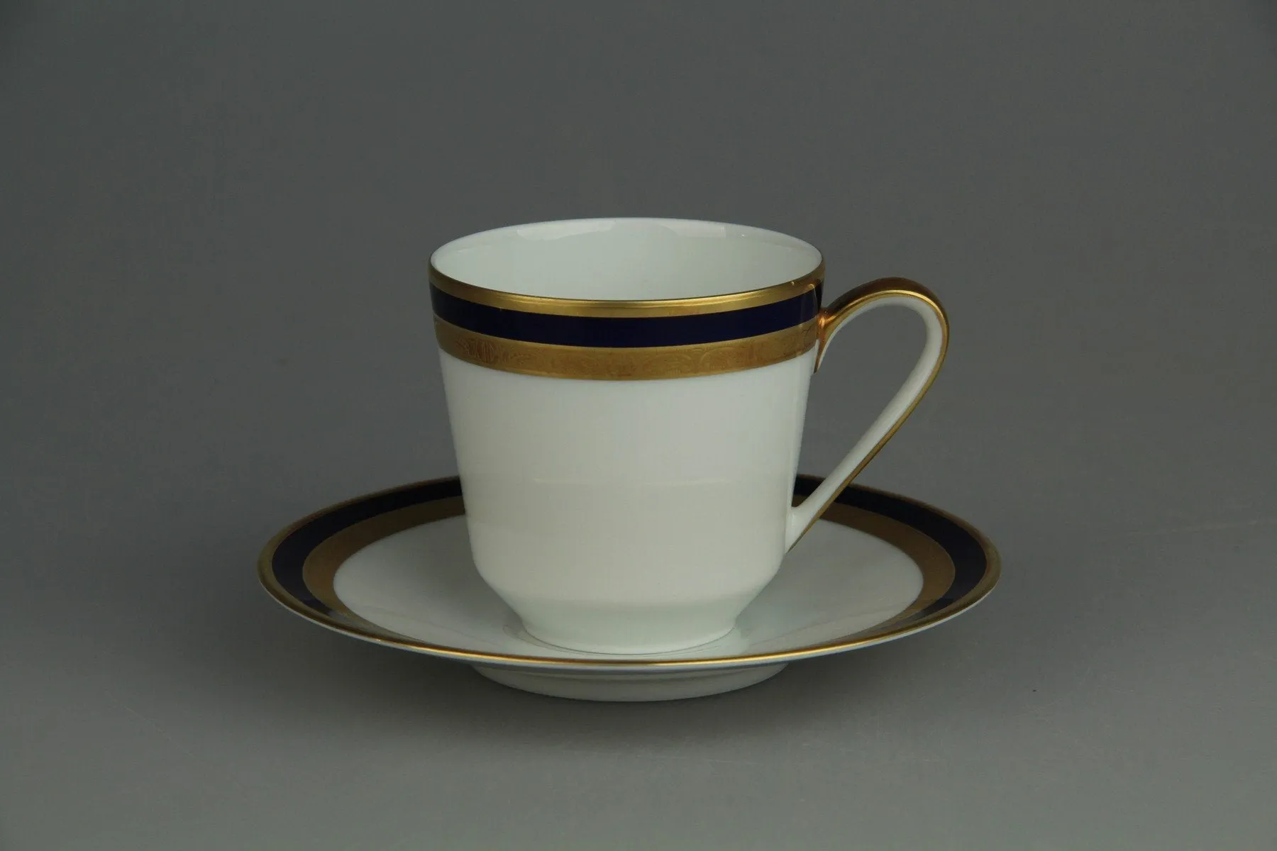 Kaffeetasse mit Untere - Hutschenreuther Goldrandservice Kobalt 03182 / 03152