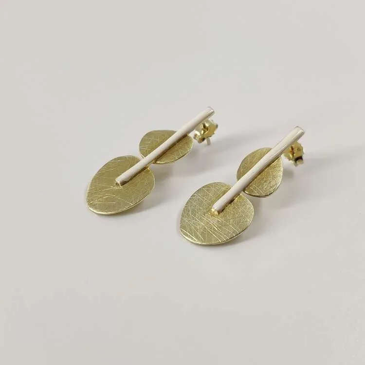 Orecchini pendenti Tibela in bronzo dorato