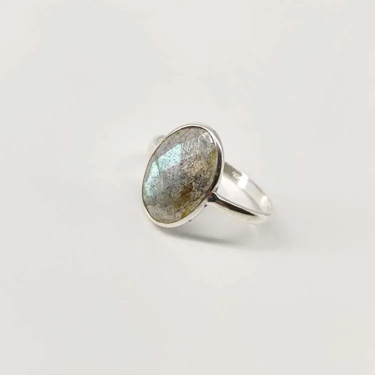 Anello a fedina in argento Evelyn con pietra dura