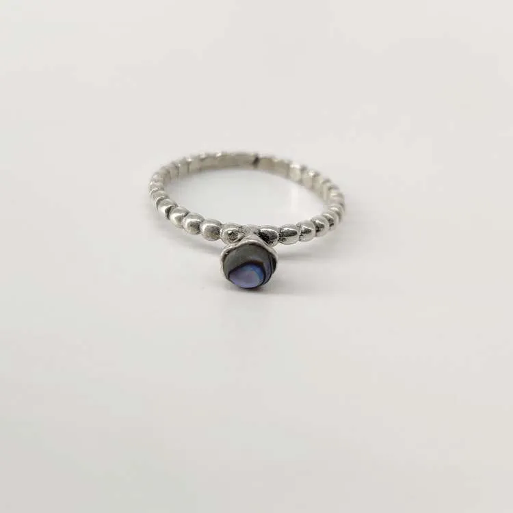 Anello a fedina in argento Tamika con abalone