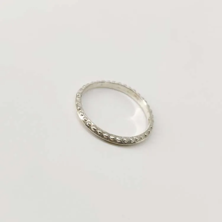 Anello a fedina sottile Lara in argento