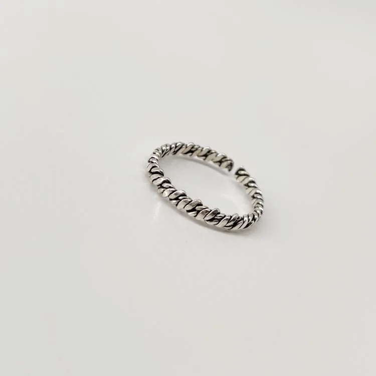 Anello a fedina aperta Toma in argento