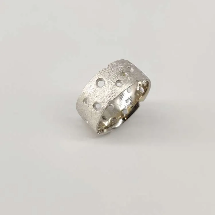 Anello a fascia Elvira in argento