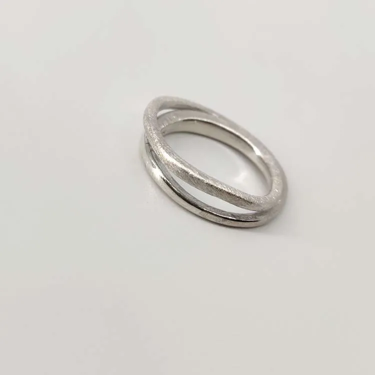 Anello a fascia Janette in argento