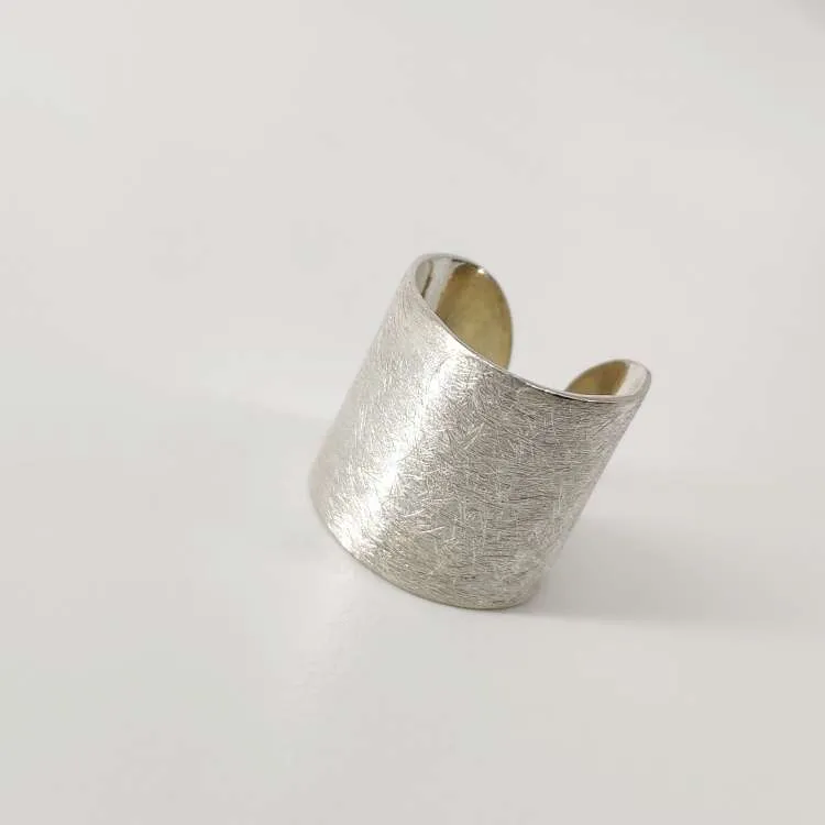 Anello aperto a fascia alta Rina in argento