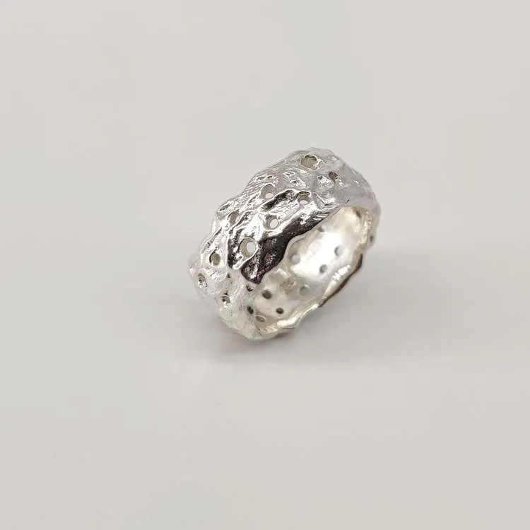 Anello a fascia Leanna in argento