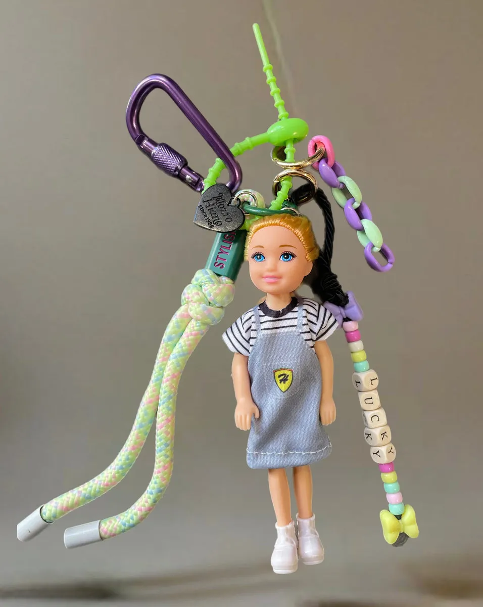 Pimp your Bag portachiavi e charms per borsa Barbie Shelly bionda con abitino jeans