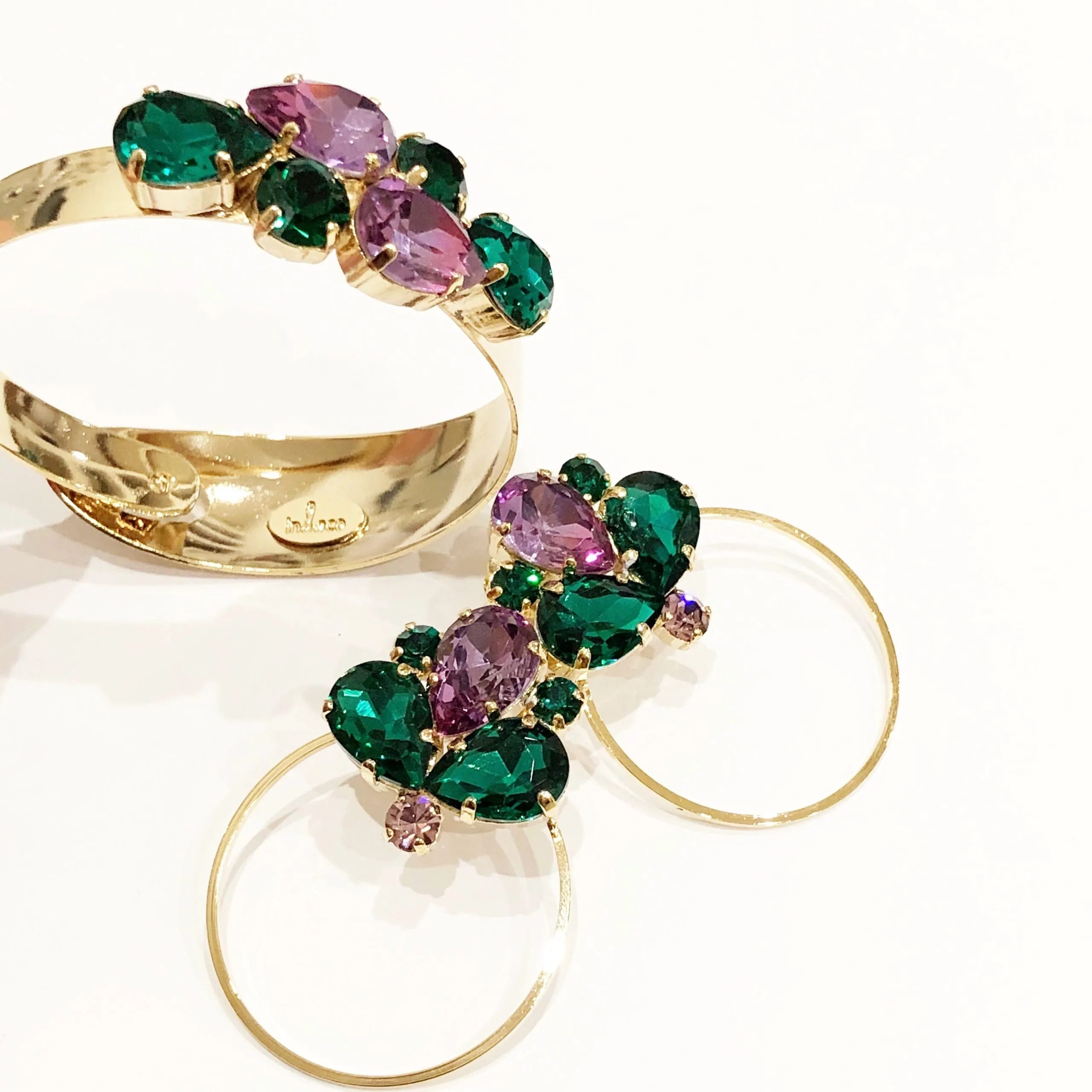 Completo verde e viola