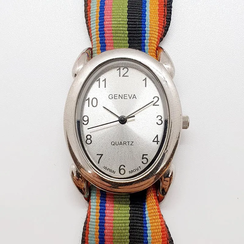 Acciaio ovale Geneva Orologio al quarzo per donne | Srap NATO colorato