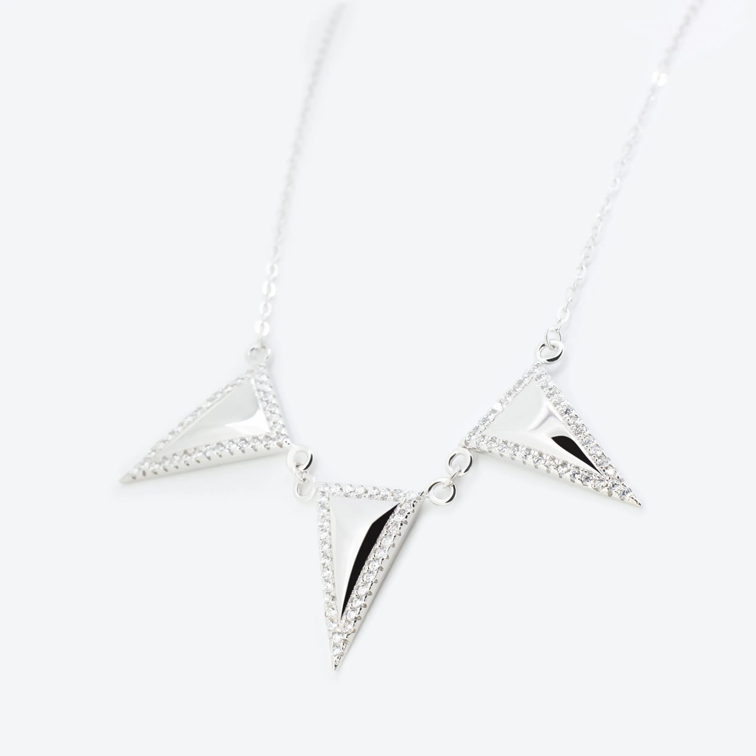 COLLANA con triangoli e pavé - argento