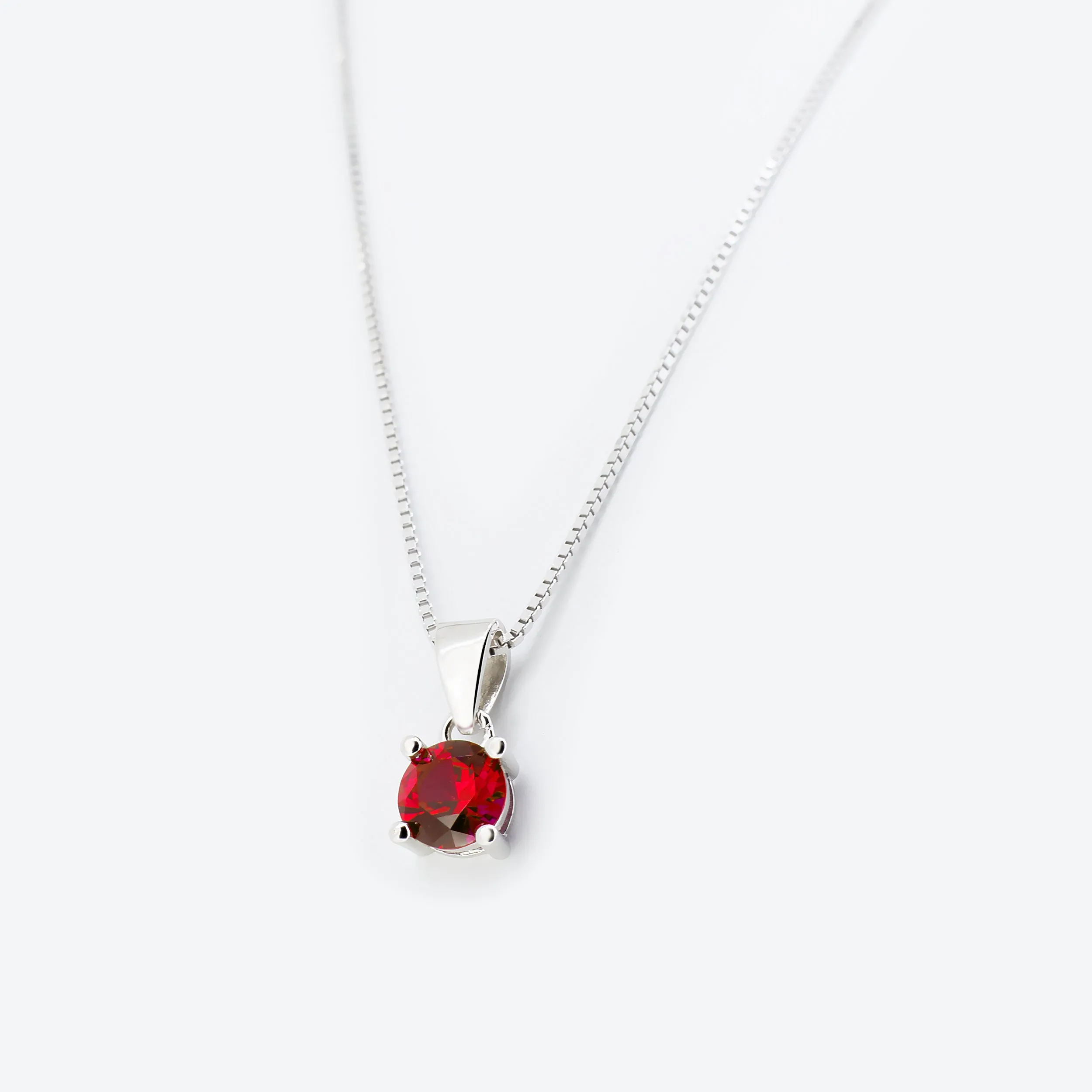 COLLANA con zircone rosso