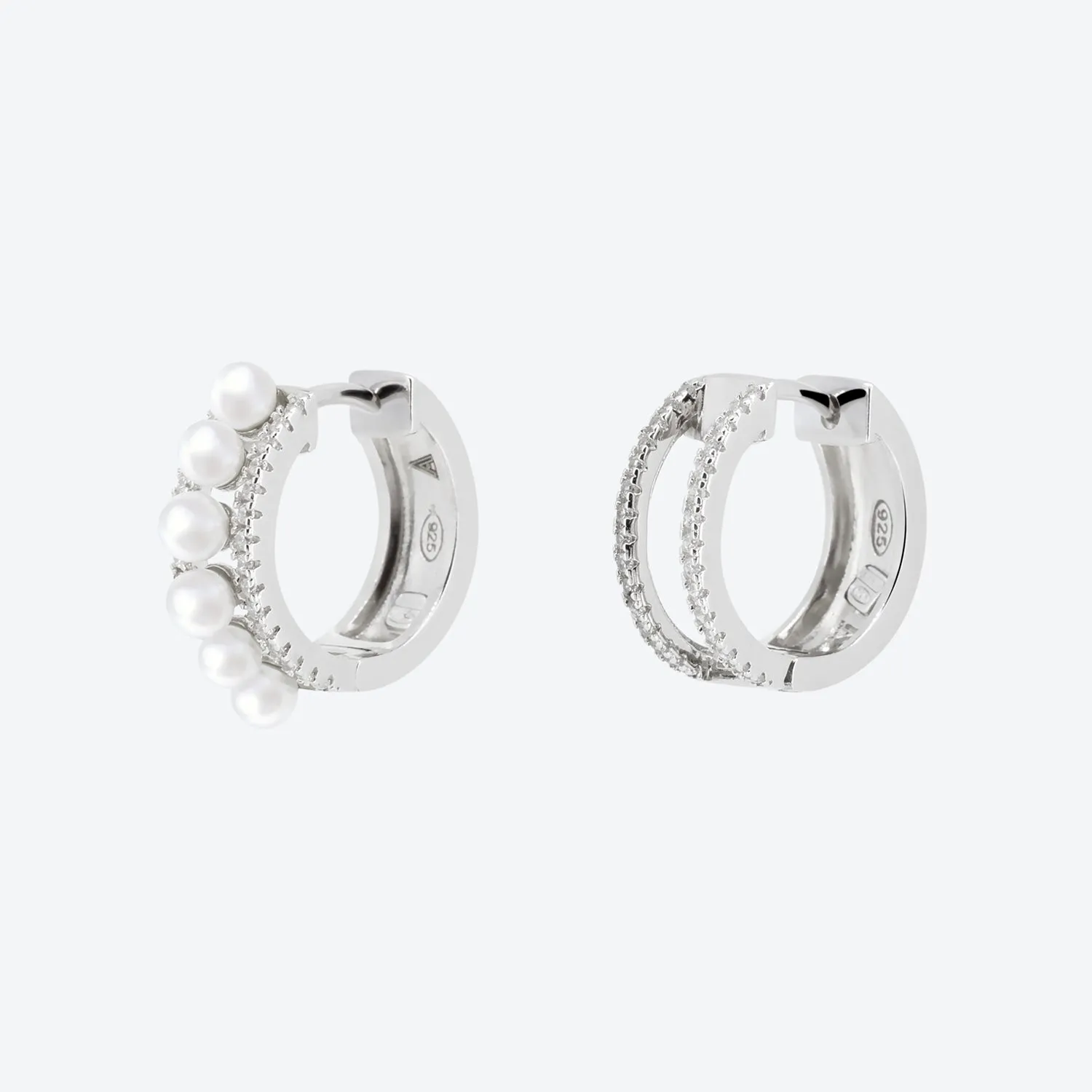 ORECCHINI ASIMMETRICI A CERCHIO CON PERLE E PAVÉ - ARGENTO