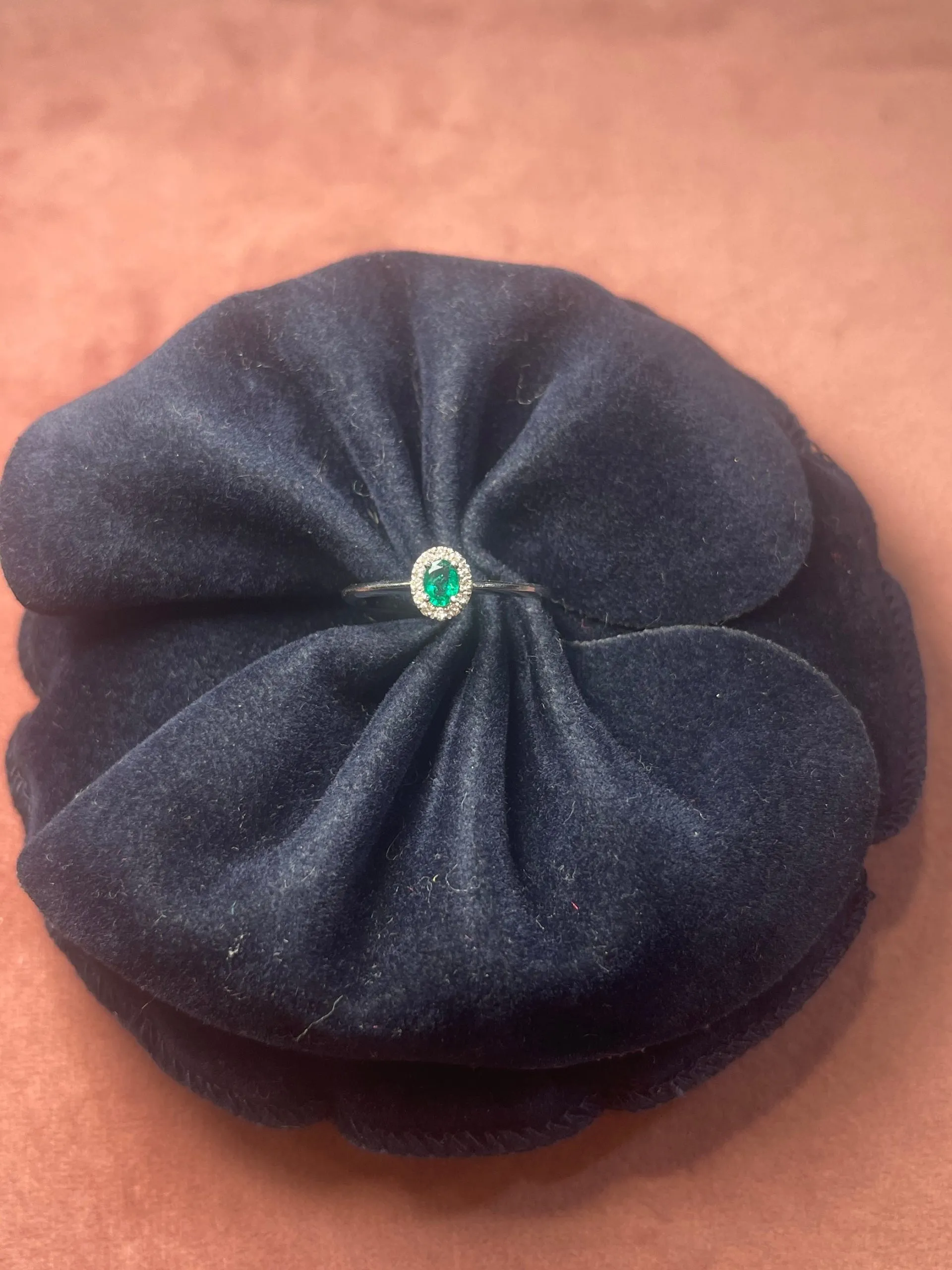 Anello Smeraldo in Oro e Diamanti