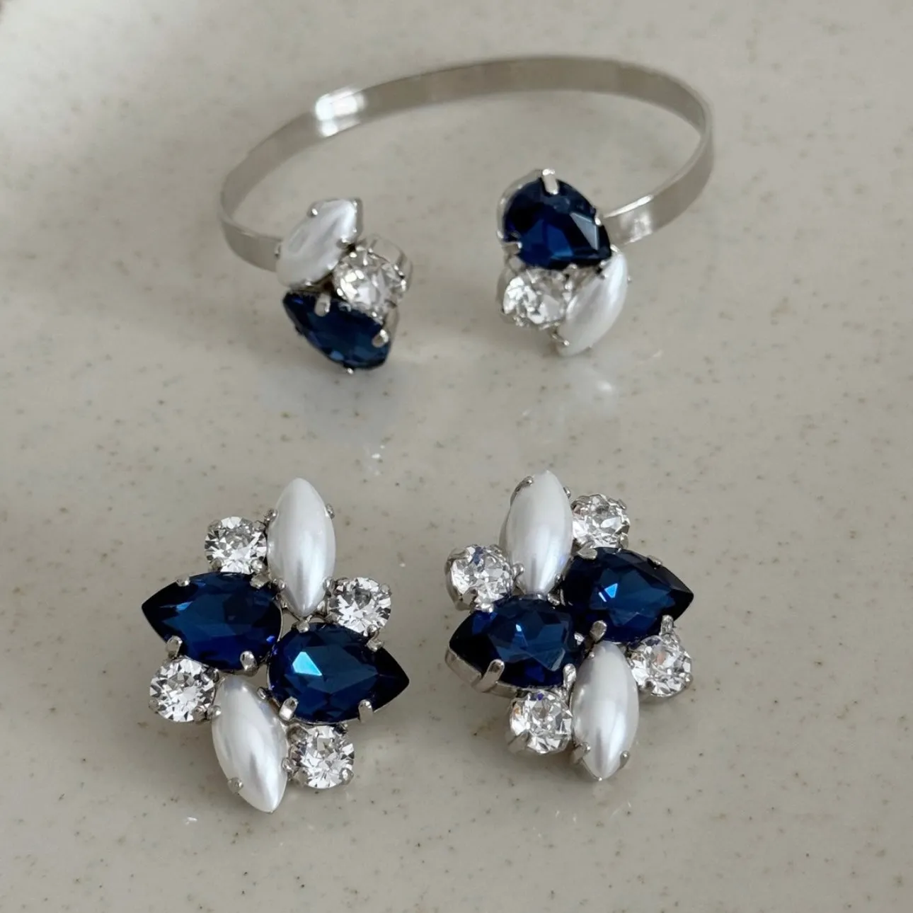 Completo perla e blu notte