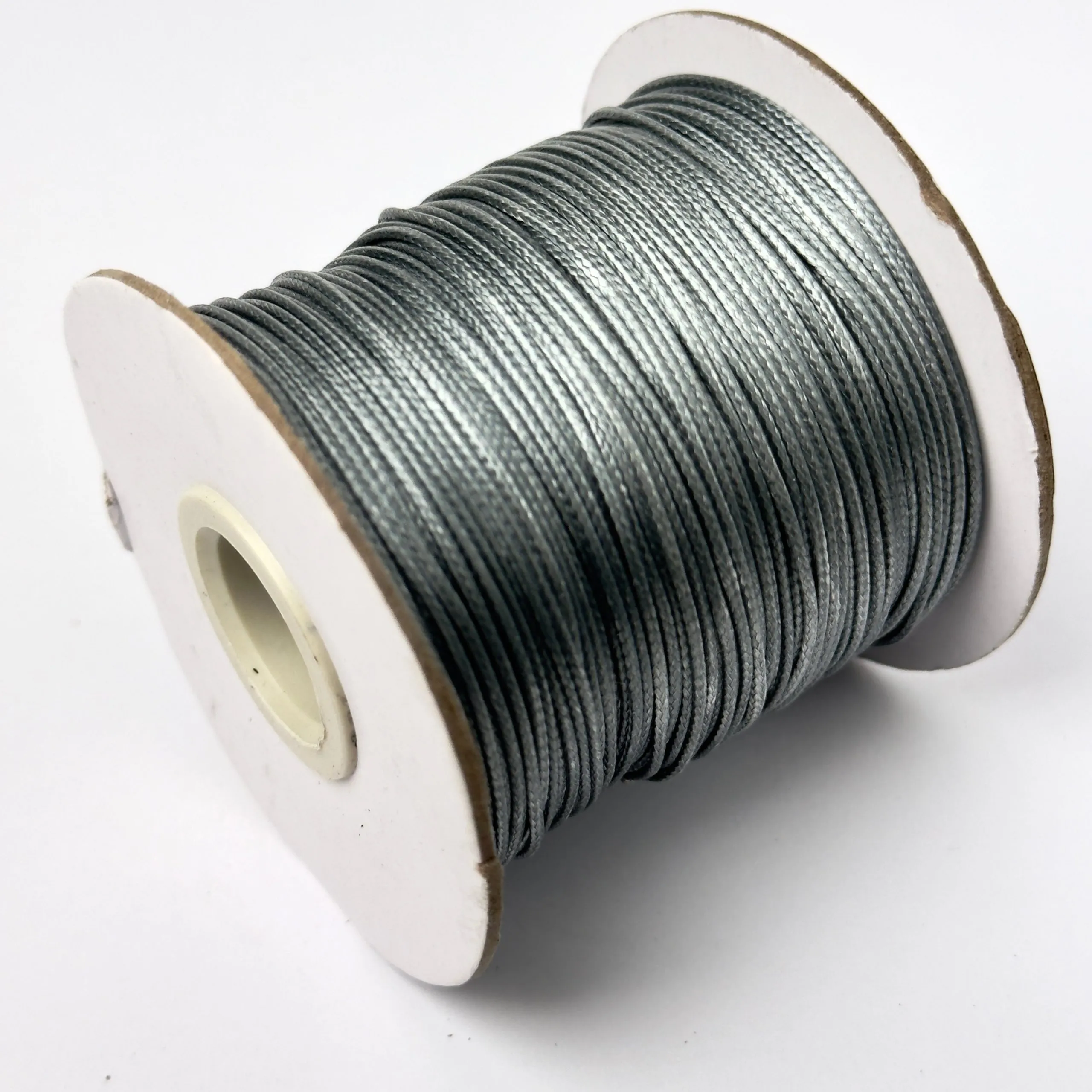 Synthetischer gewachster Baumwollfaden, Hellgrau, 1 mm, 80 m Spule