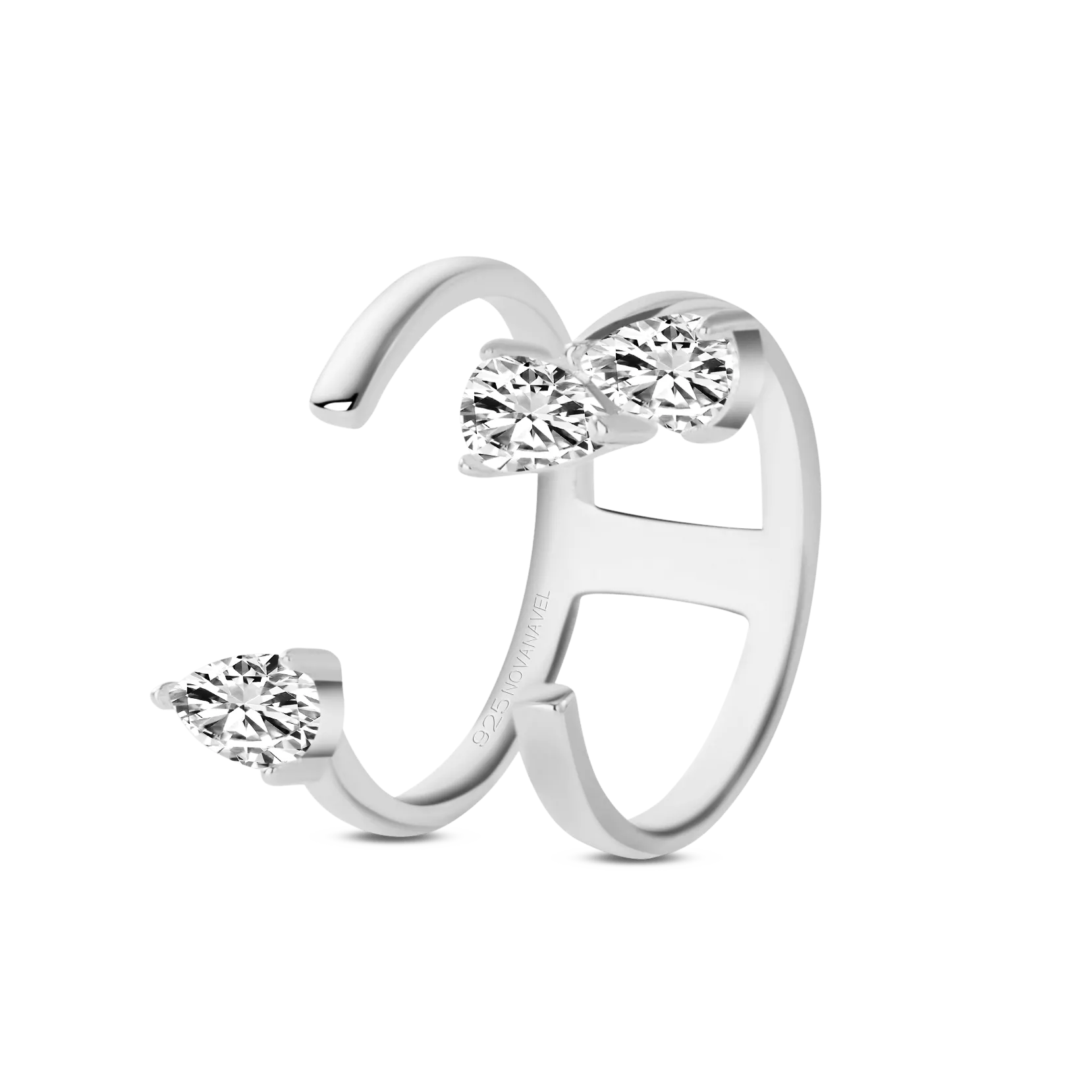 Anello con tre diamanti taglio a goccia in argento