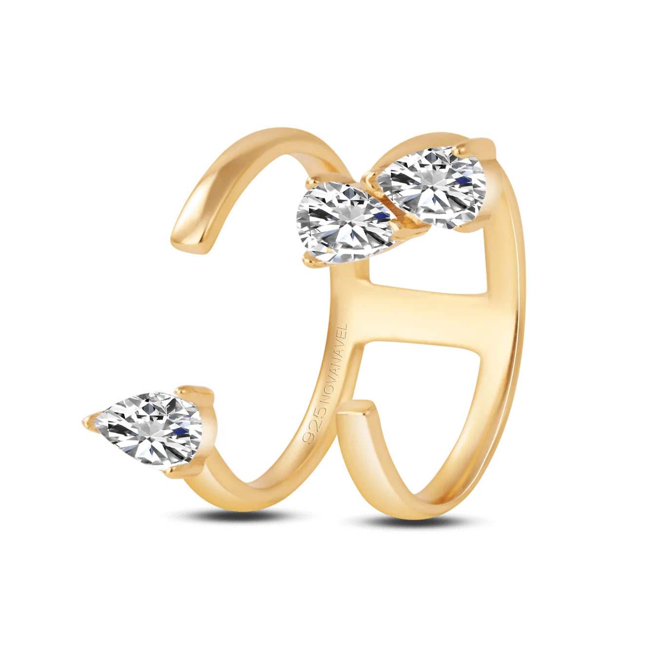 Anello con tre diamanti taglio a goccia in oro