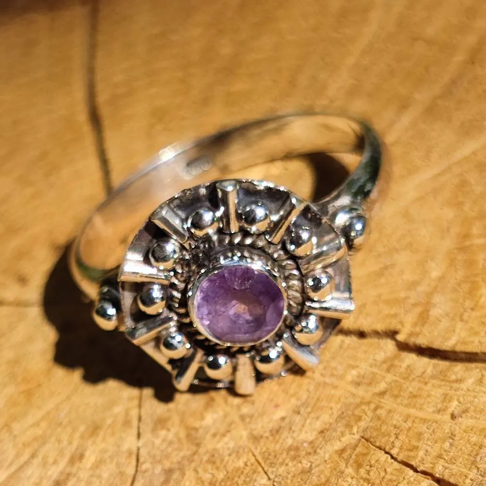 925 silver ring with GURNAM stone