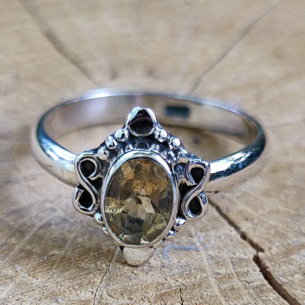 925 silver ring with ILESH stone