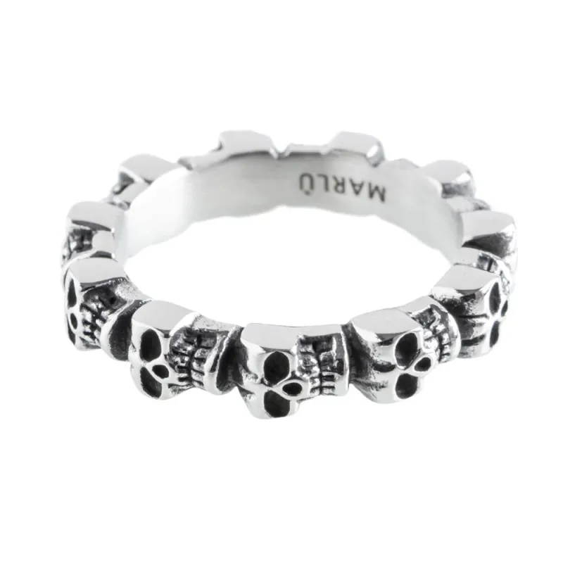 Anello con teschi grandi