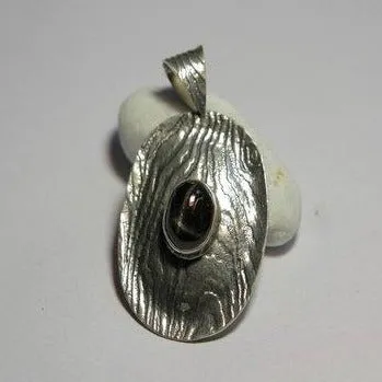 Silberner und SCHWARZER STERN-Anhänger