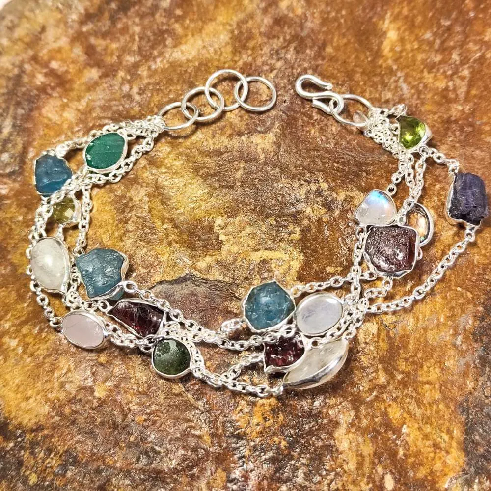 ANJALI-ARMBAND mit gemischten Steinen aus 925er Silber