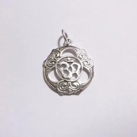 CIONDOLO OM in argento 925 traforo - ISHAAN