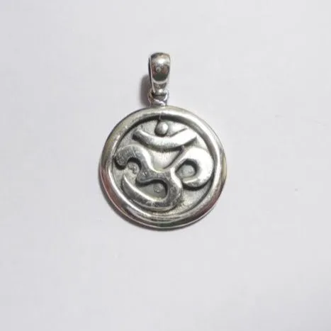 CIONDOLO OM in argento 925 - AADI