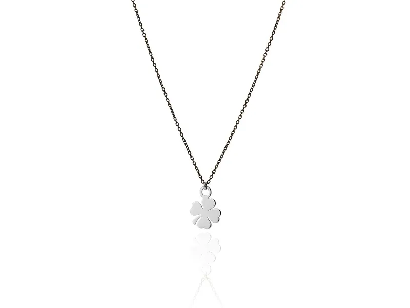 TREBOL. Collar de plata de ley.