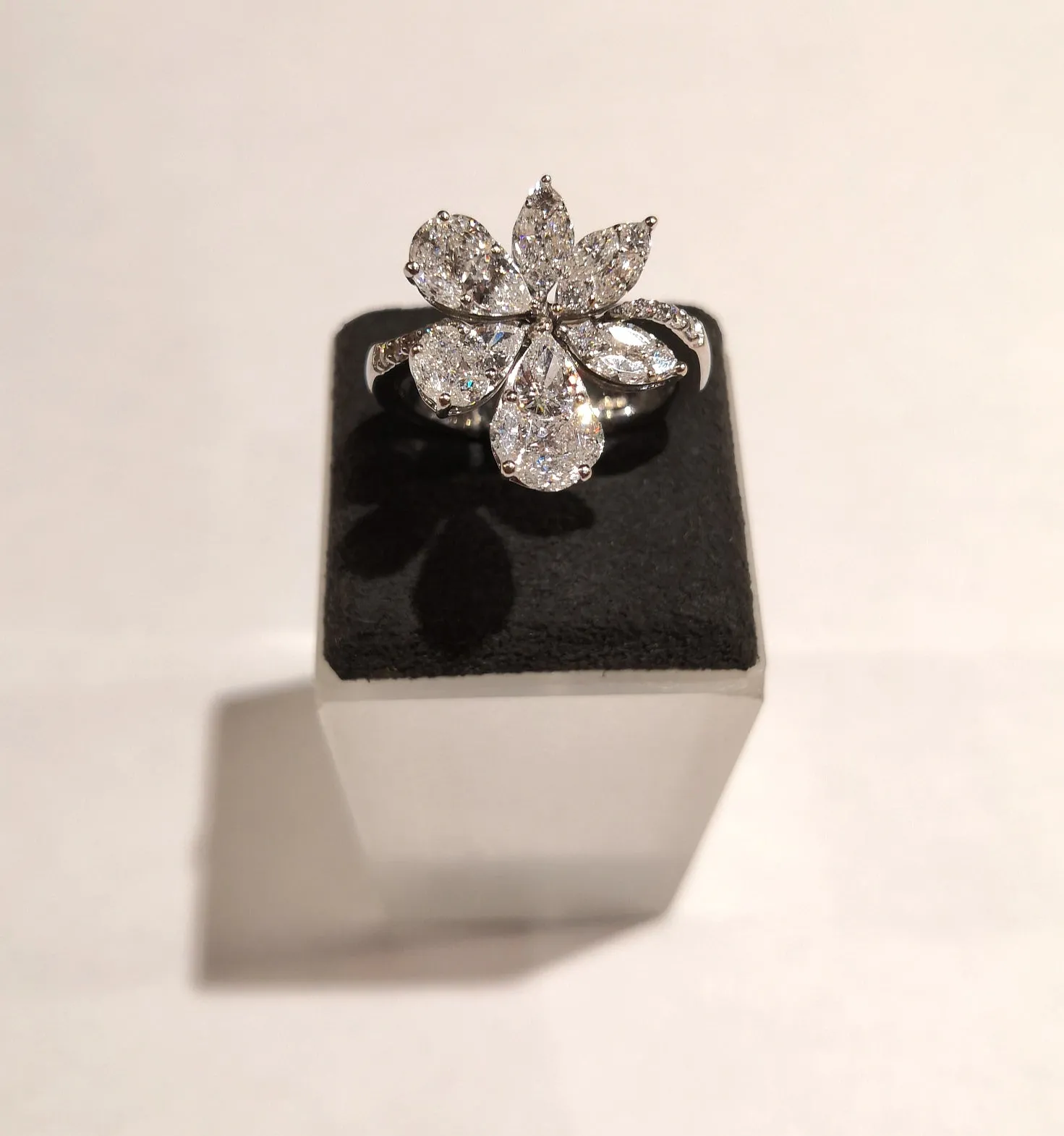 Anello Diamanti Fiore "ZYDO "