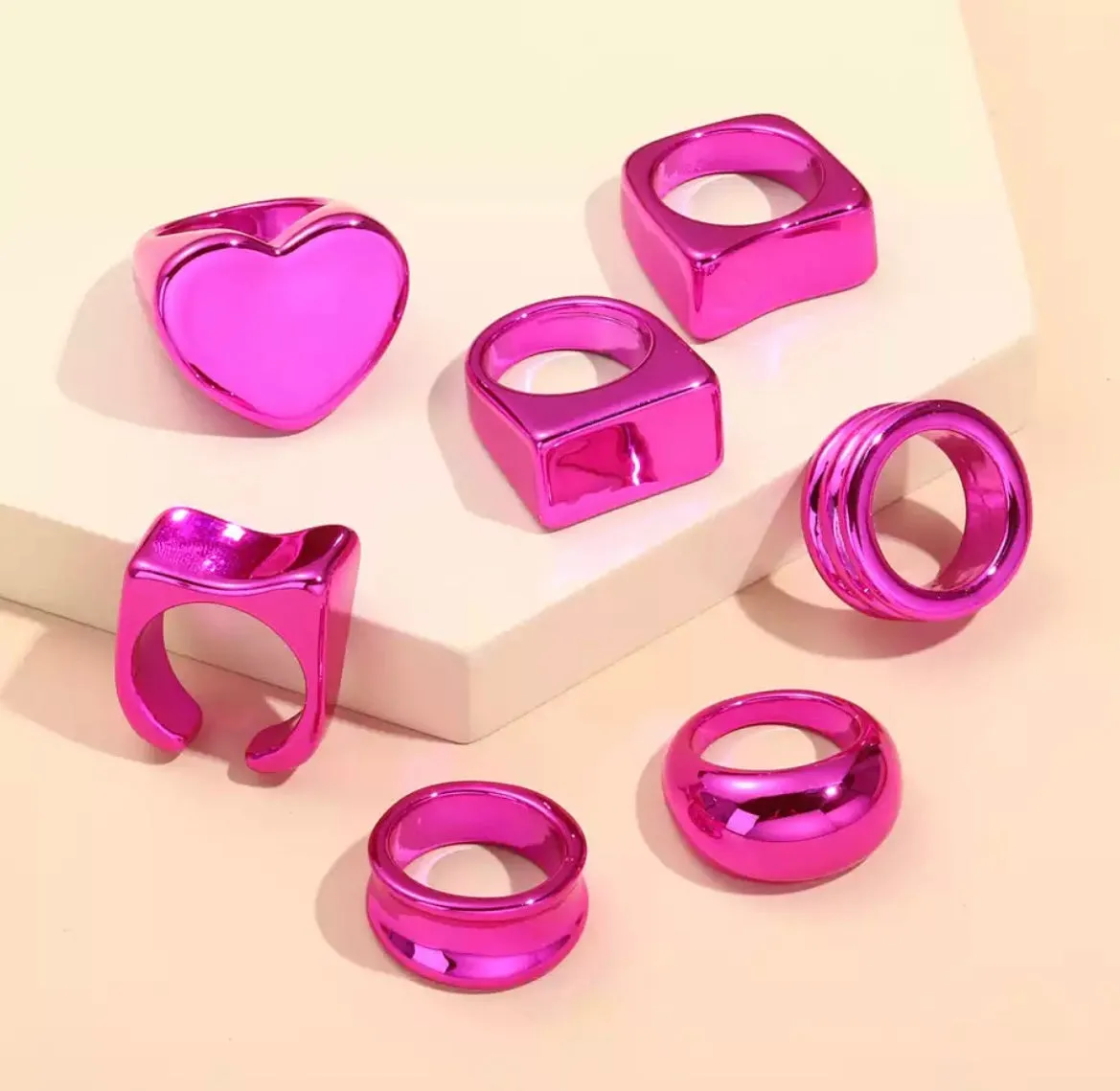 Anello resina metallizzata Fuxia varie forme