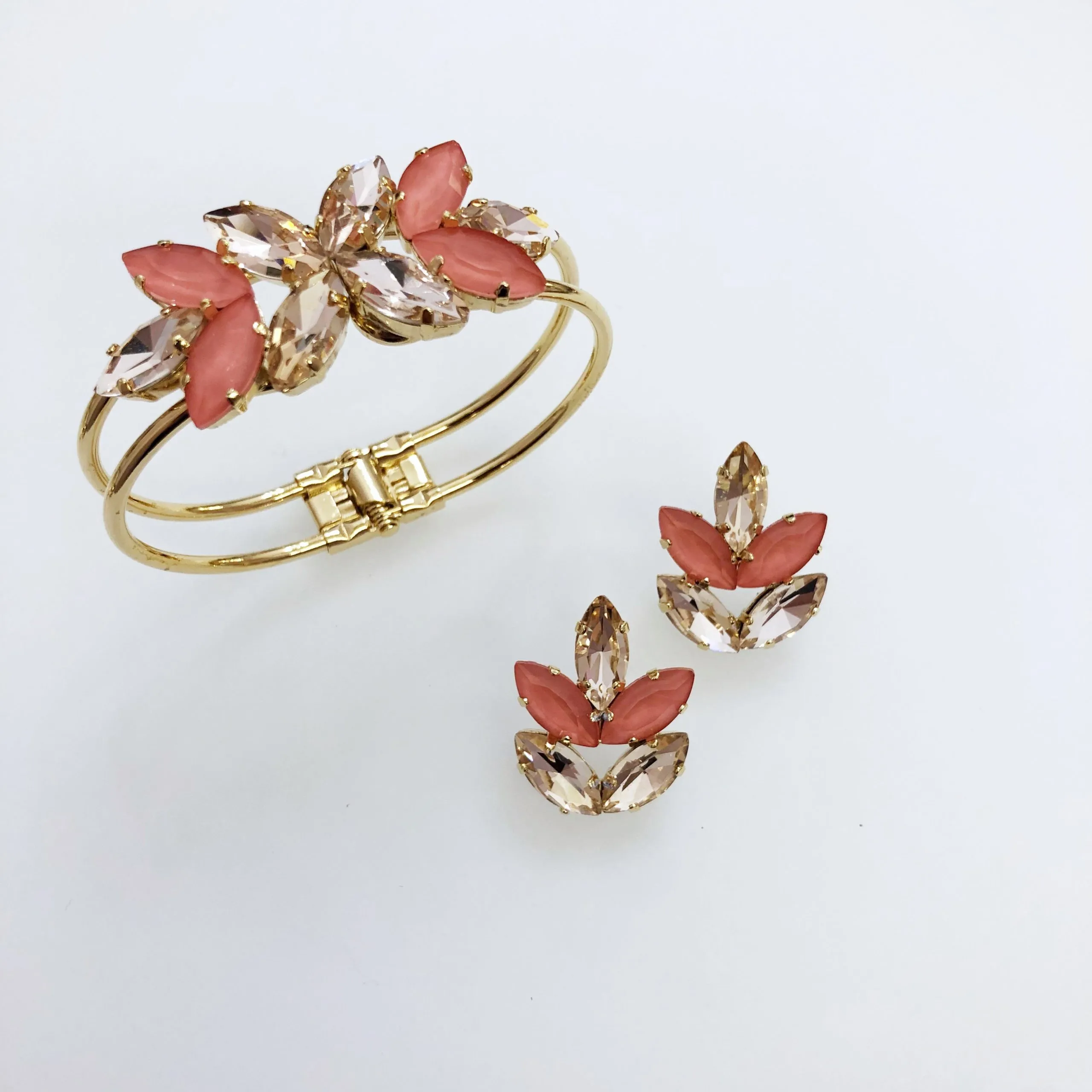 Completo cipria e salmone