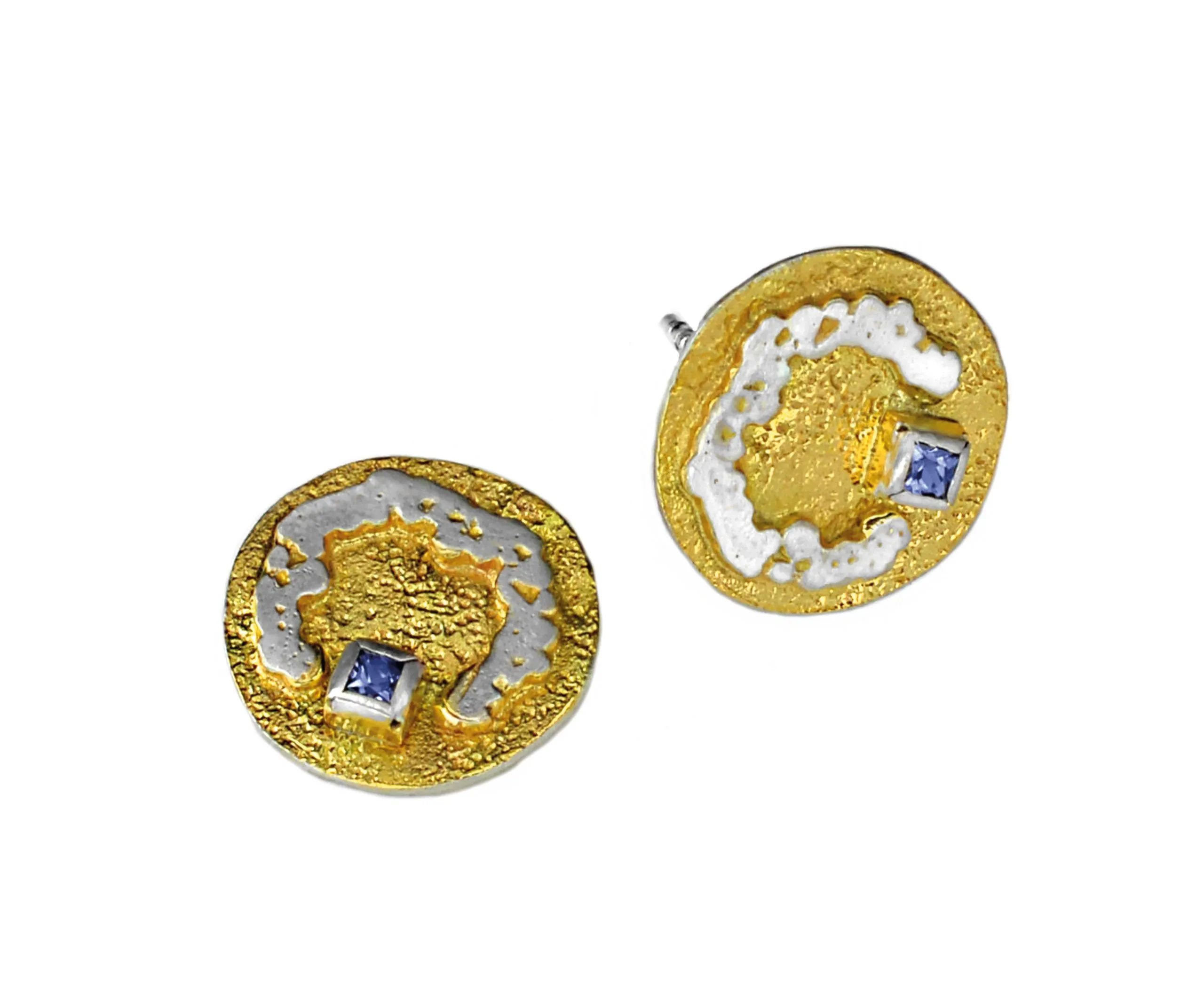 Orecchini in argento e placcati in oro argentato con tanzanite