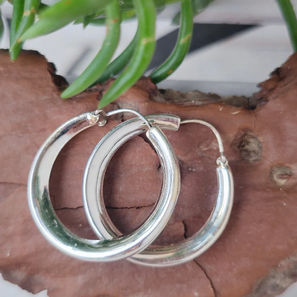 Große Creolen aus Silber - YARI