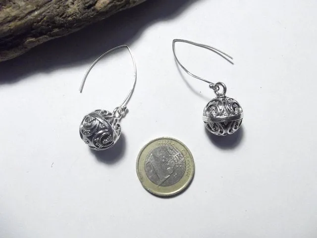 Ethnische Kugelohrringe aus 925er Silber – SUNDERNAGAR