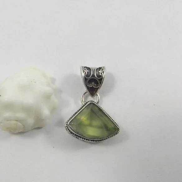 ANHÄNGER Prehnit 925 II