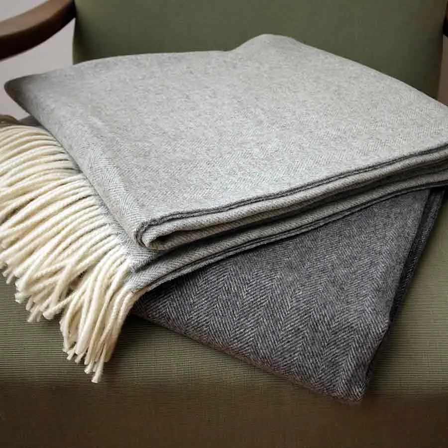 Wolldecke 'Kaminfeuer' | 100 % Merinowolle | 130 x 180 cm | 250g/m² | verschiedene Farben | Made in Germany